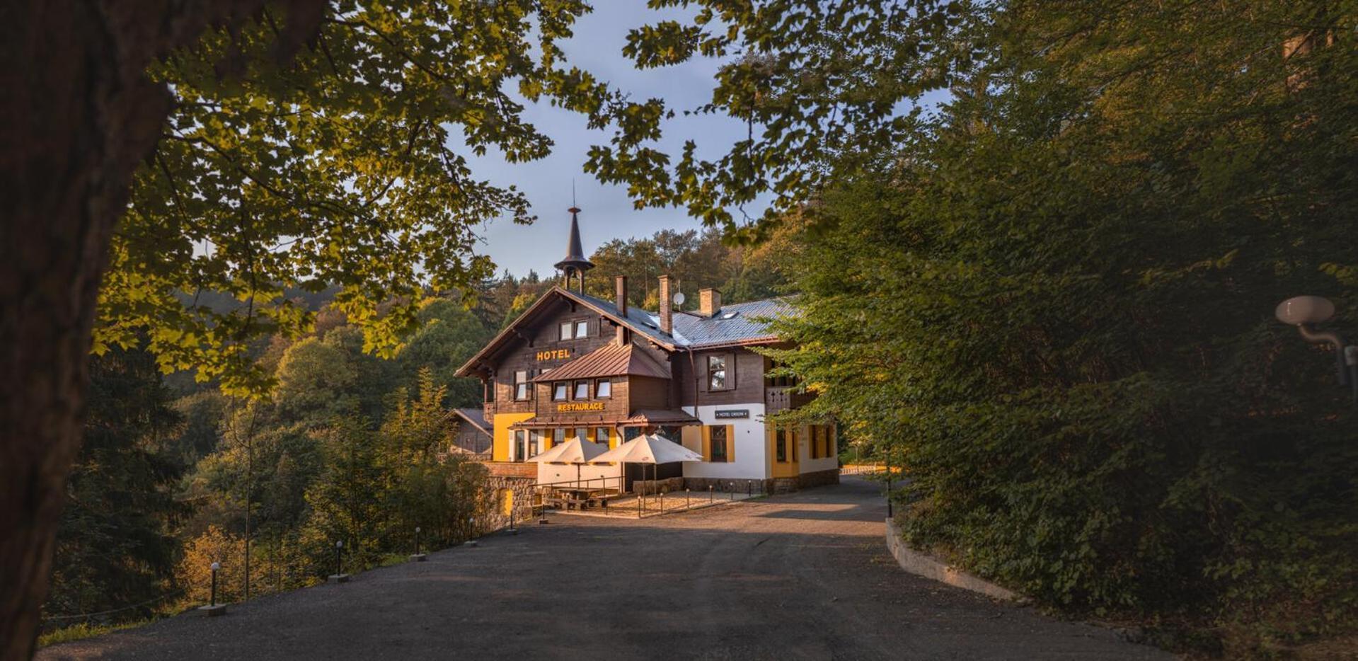 Hotel Lovecky Zamecek Orion Liberec Exterior photo