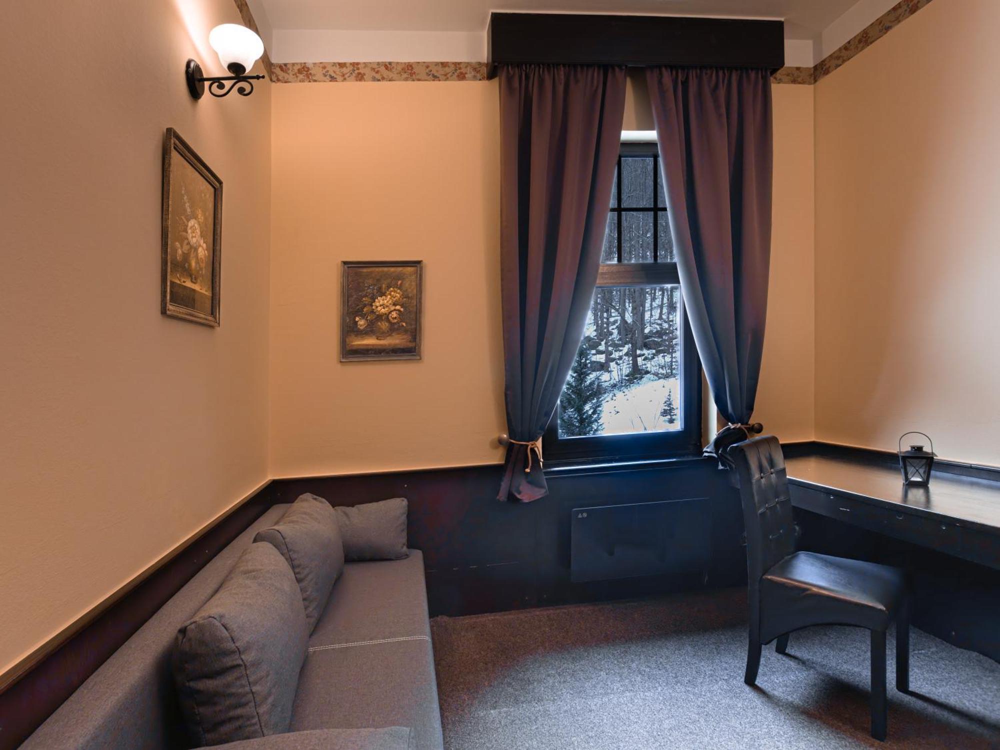 Hotel Lovecky Zamecek Orion Liberec Exterior photo