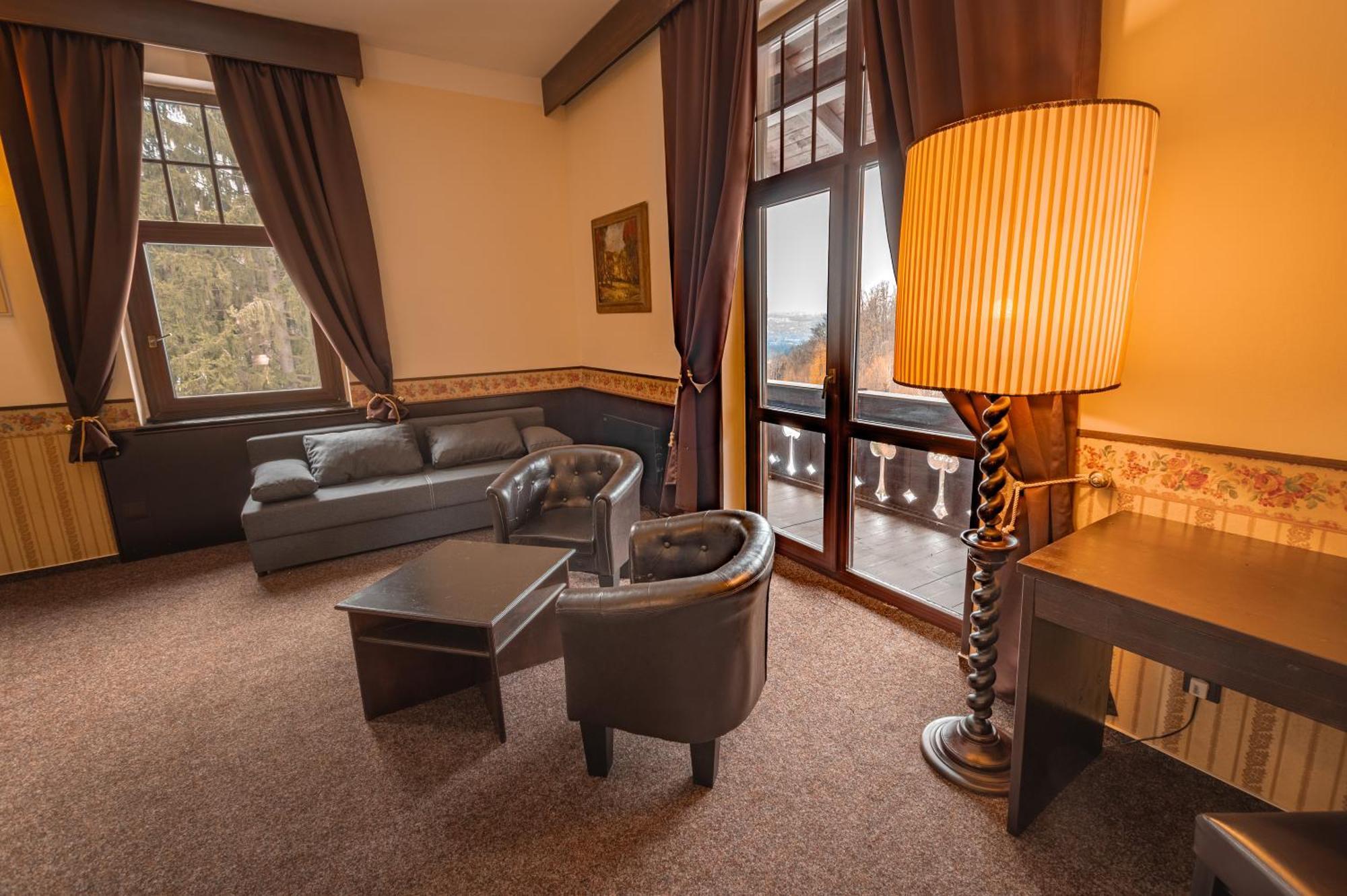 Hotel Lovecky Zamecek Orion Liberec Exterior photo